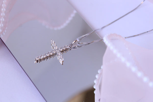 Collana Cross Light